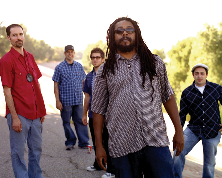 Breakestra : Blue Cafe, Long Beach CA  12/30/2005