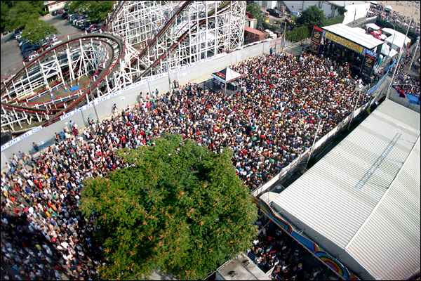 Siren Music Festival feat. Tapes ‘N Tapes, Man Man, Priestess & Deadboy and the Elephantmen : Coney Island, NY  7/15/2006
