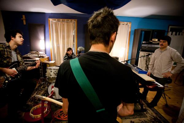 Wolf Parade – No Hook In Sight