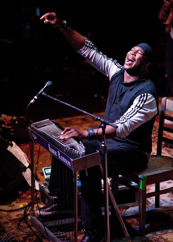 Robert Randolph & The Family Band: Brooklyn Bowl, Brooklyn, NY 11/25/11