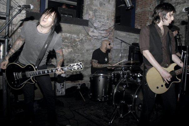 Rob Carlyle of The Compulsions Keeps It Real (INTERVIEW)