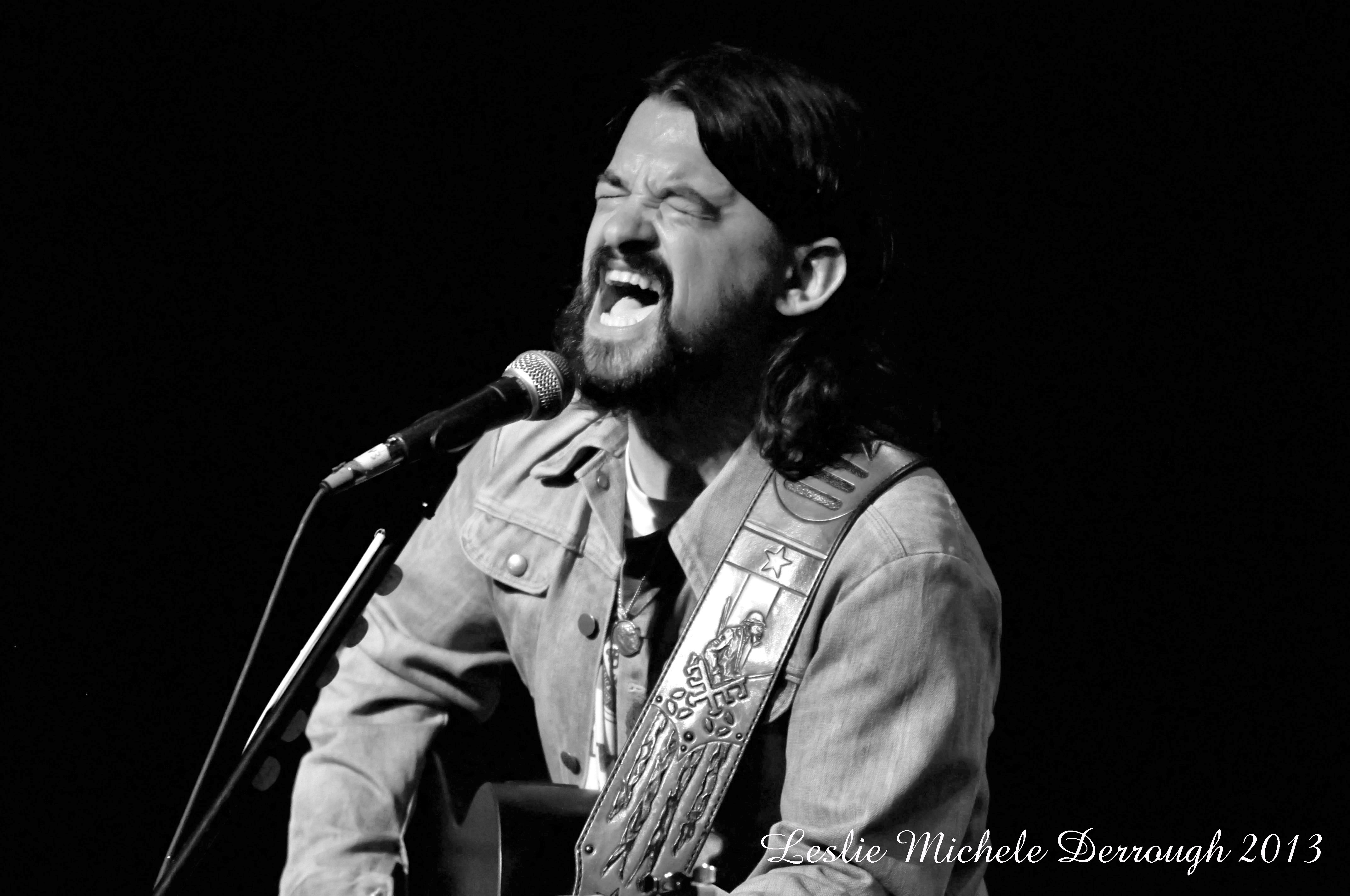 Shooter Jennings Gets His Own Song On (INTERVIEW)