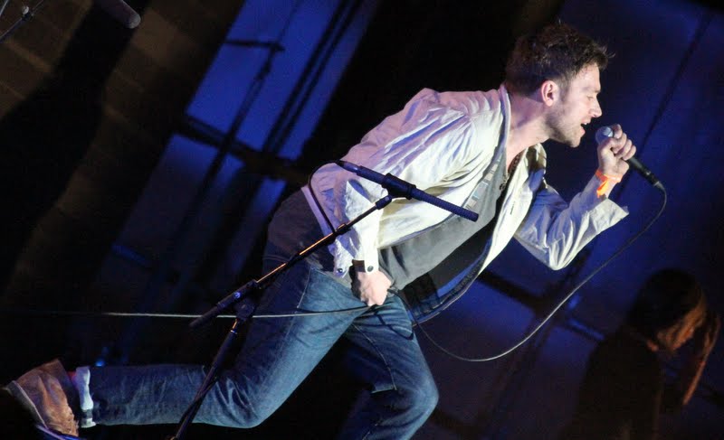 Blur Deliver “Tender” Backstage at Jimmy Fallon