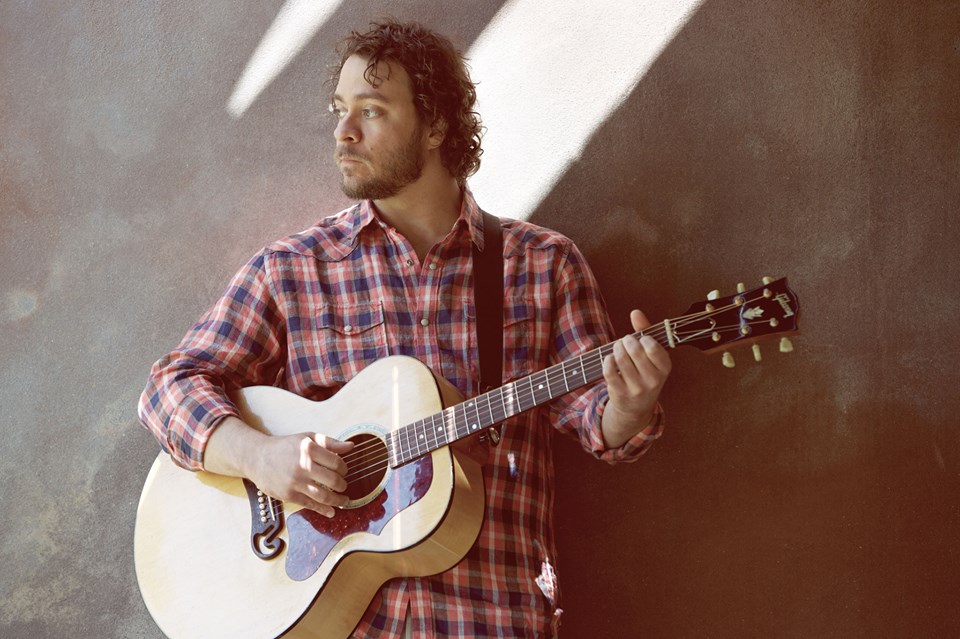 Amos Lee- Mountains of Sorrow, Rivers of Song