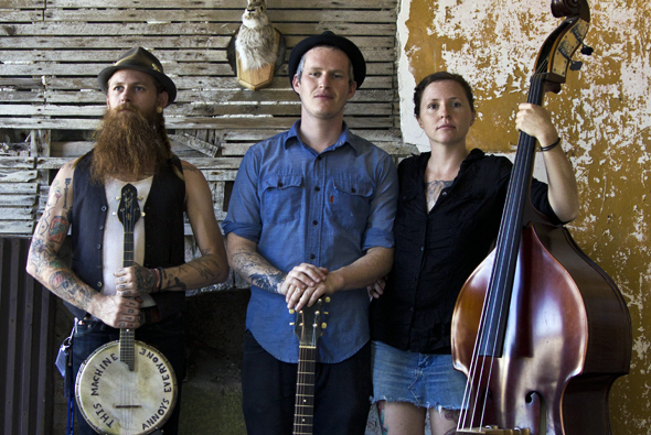 The Devil Makes Three- I’m A Stranger Here