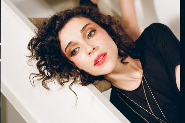 St. Vincent Debuts ‘Bird in Reverse’, Reveals U.S. Tour