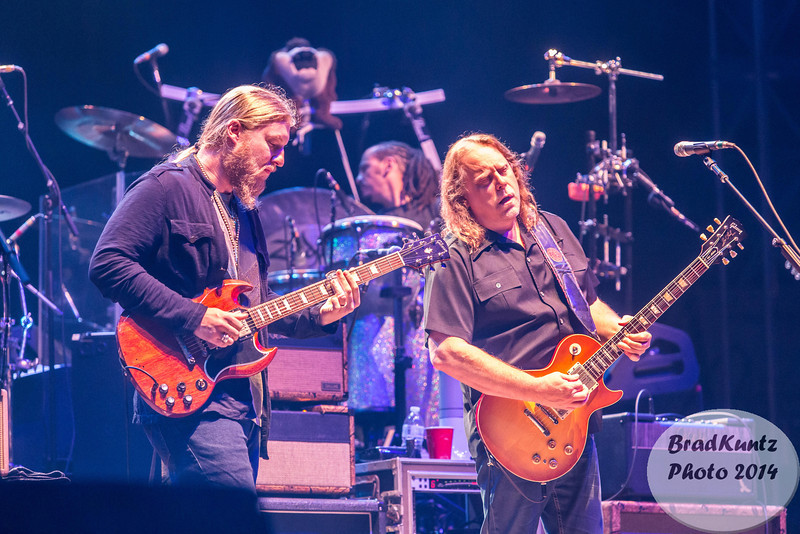 One Years Ago Today – The Allman Brothers Band Say Goodbye With Three Set Beacon Finale (Watch Encore Speech & “Trouble No More”)