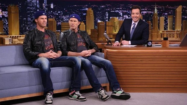 Lookalikes Will Ferrell & Chad Smith Drum Off