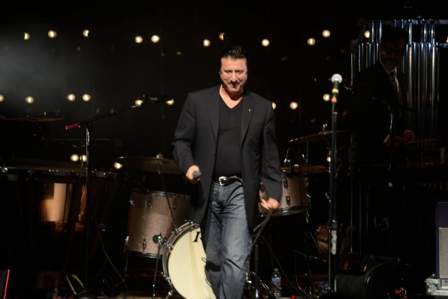 Steve Perry Joins Eels on Stage For Second Time in a Week