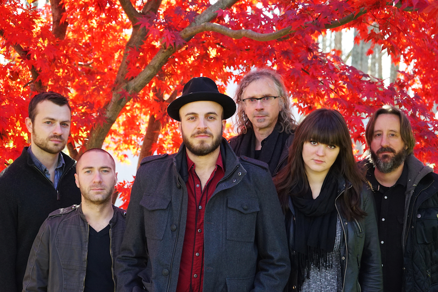 SONG PREMIERE: Kingsley Flood – “Thick Of It”