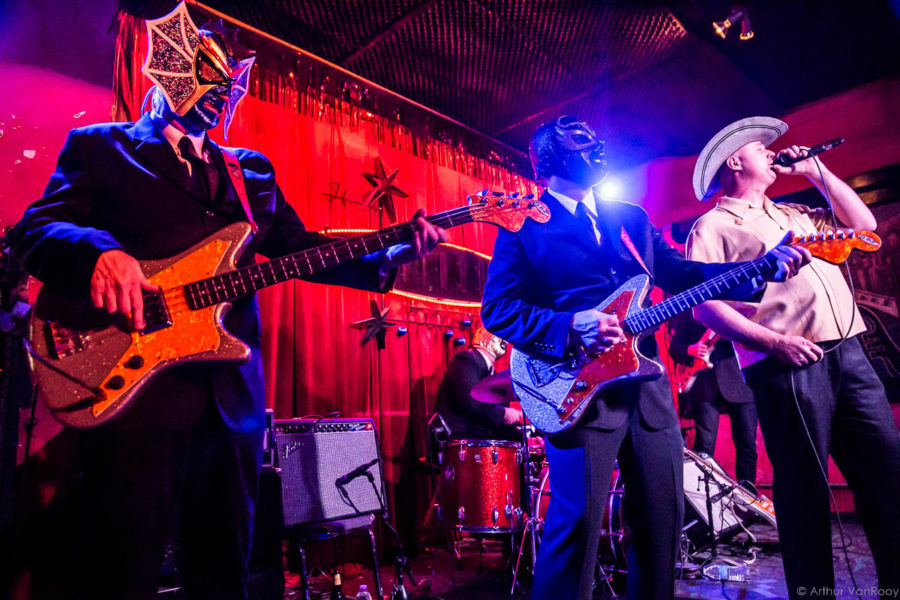 Los Straightjackets with Deke Dickerson – Continental Club, Austin, TX 1/15/15 (SHOW REVIEW/PHOTOS)