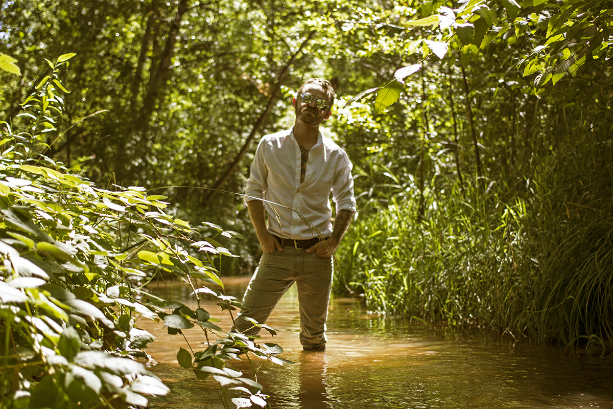 SONG PREMIERE- decker. – “Cellars”