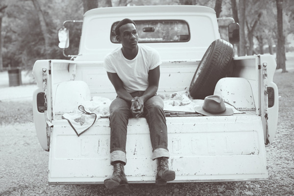 Leon Bridges Sets 2015 North American Headlining Tour