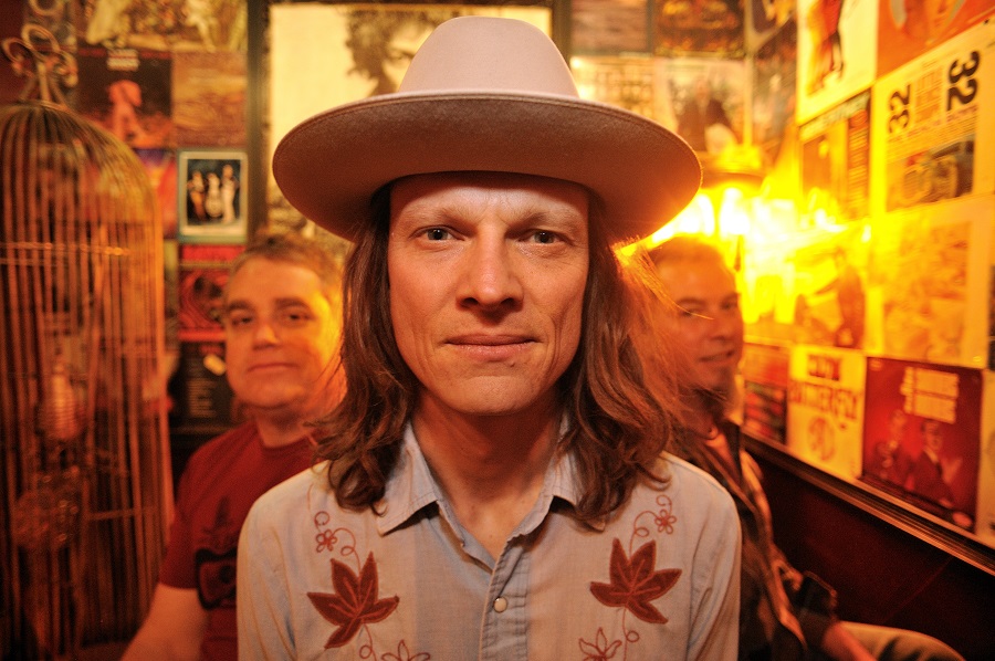 SONG PREMIERE: Billy Shaddox – “Telescope”