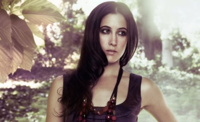 Vanessa Carlton Reflects First Instincts Of Life & Music (INTERVIEW)