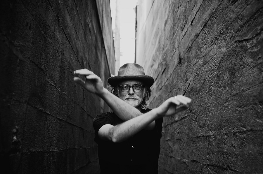 SONG PREMIERE: Mike Coykendall Covers Roger Miller’s  “In The Summertime”