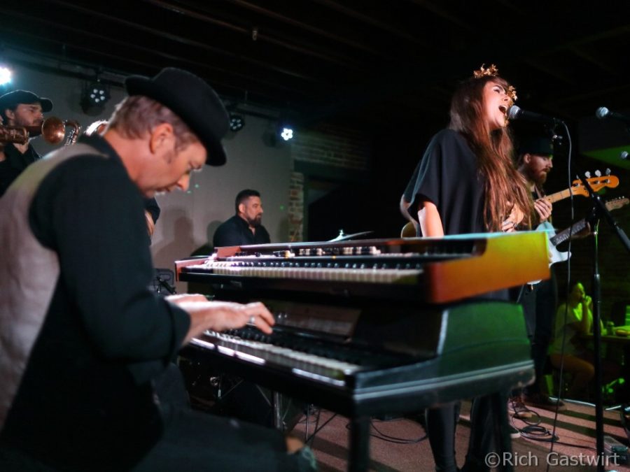 Kat Wright & the Indomitable Soul Band – Thunder Road – Somerville, MA 9/17/15 (PHOTOS)