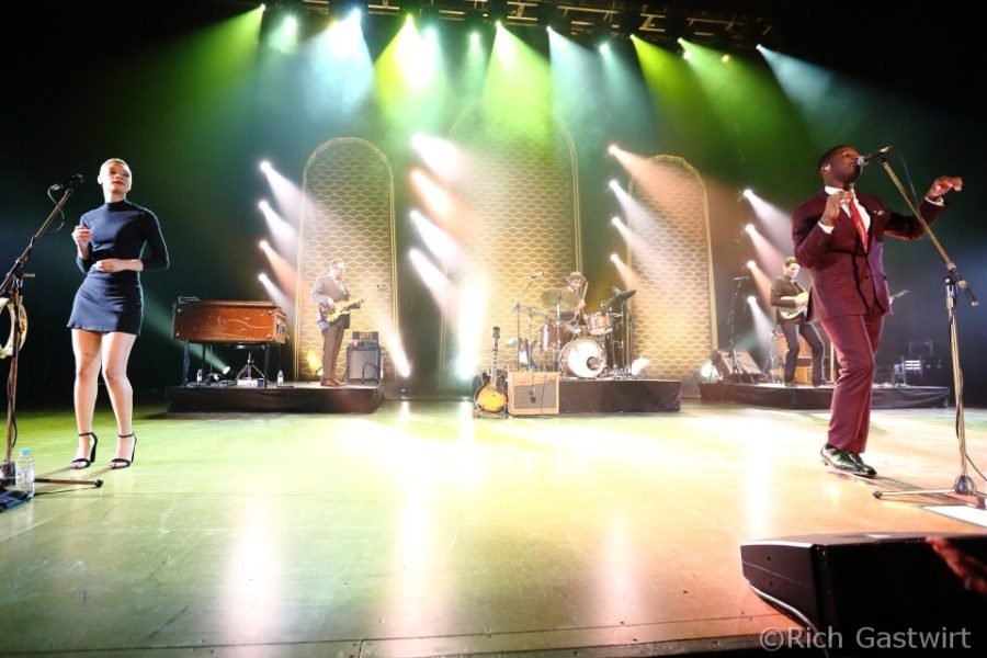 Leon Bridges Brings Soulful Crooning To Boston (SHOW REVIEW/PHOTOS)