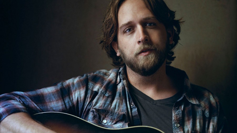 Hayes Carll Delivers Hardbitten Tales On ‘Lovers and Leavers’ (ALBUM REVIEW)