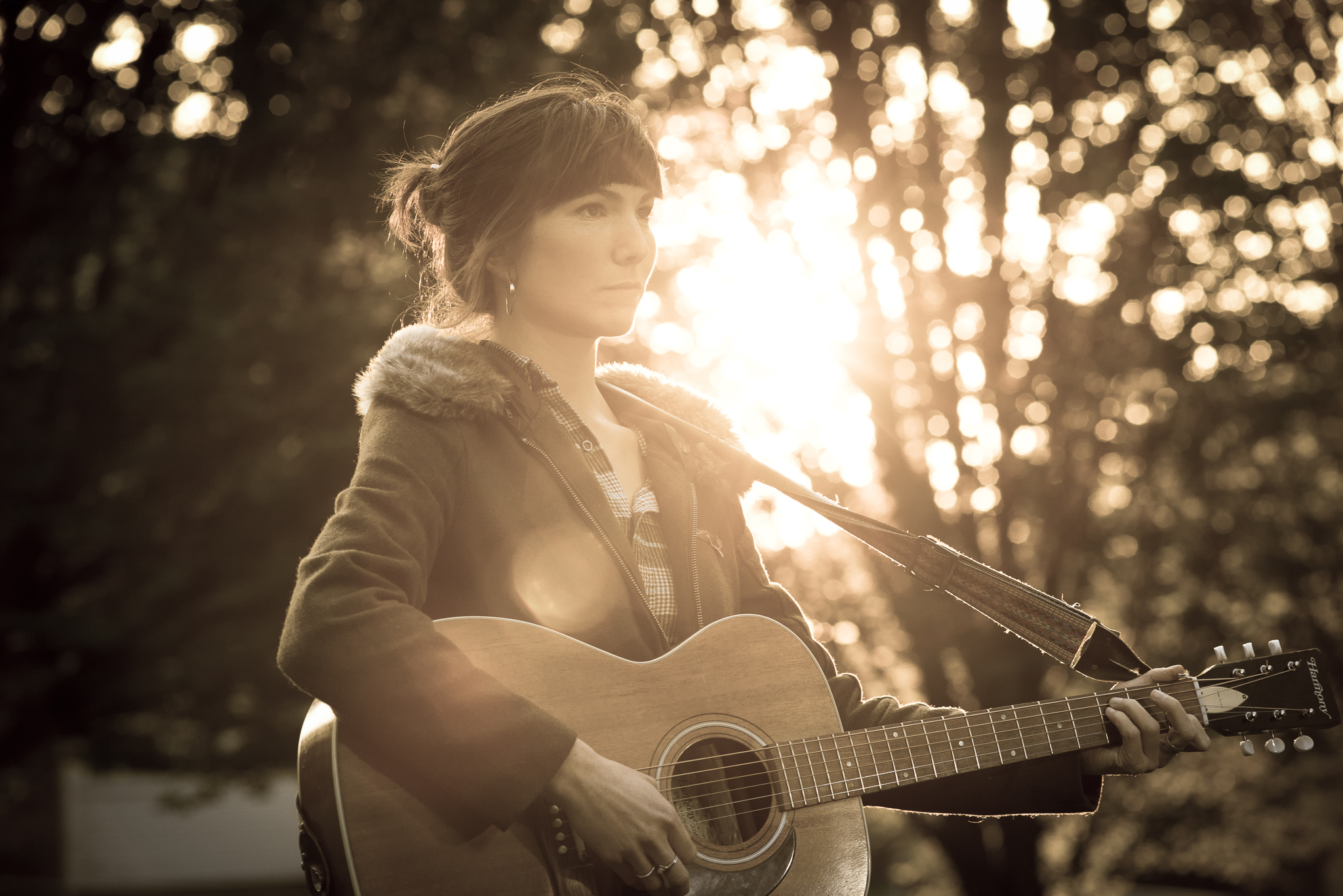 SONG PREMIERE: Folkmericana Artist Anna Tivel Confronts The Unknown On “Reverie”