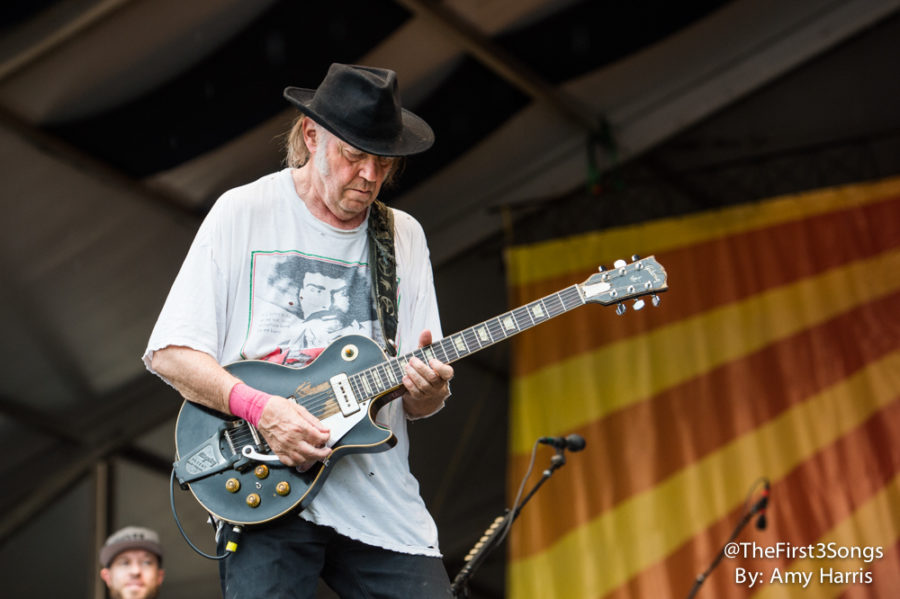 Neil Young & Promise Of the Real Take A Live Planetary Ride On ‘Earth’ (ALBUM REVIEW)