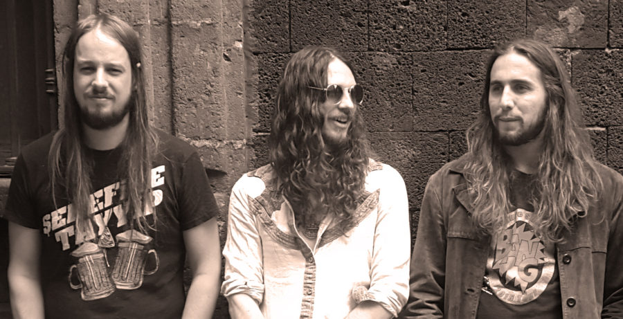 SONG PREMIERE: Radio Moscow Unleash Psyched Out Blues On “City Lights” Off New Double Live LP