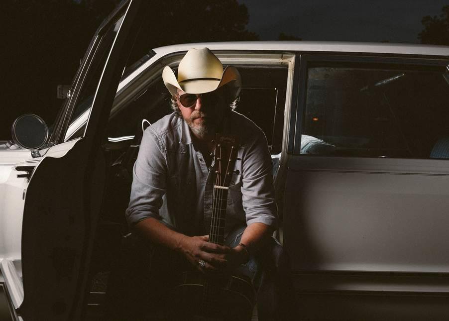 SONG PREMIERE: Chris Stalcup Plays it Poignant & Loud With “Downhearted Fools”