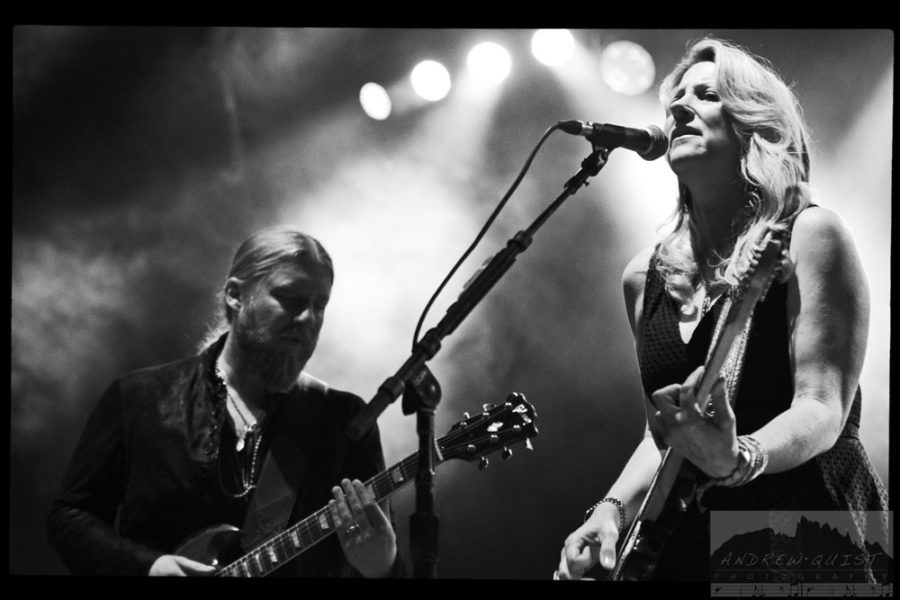 Tedeschi Trucks Band Takes on ZZ Top, Santana, Miles Davis, Leonard Cohen at Beacon Theatre (SHOW REVIEW)