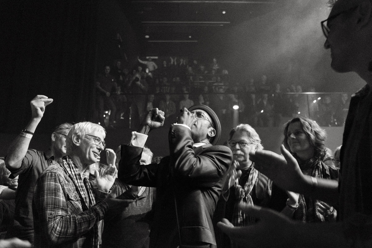 Tales From The Golden Road: Sell-outs, Sheep And Stamppot For The Reverend Shawn Amos (Part II)