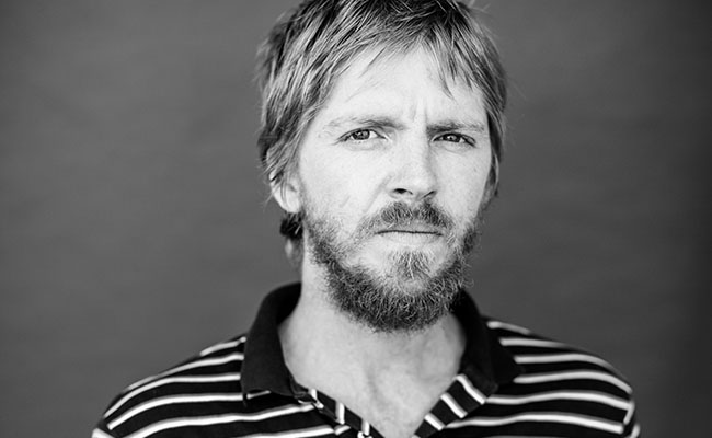 Chill Sounds & Hypnotic Guitars Dominate Luke Roberts’ ‘Sunlit Cross’ (ALBUM REVIEW)