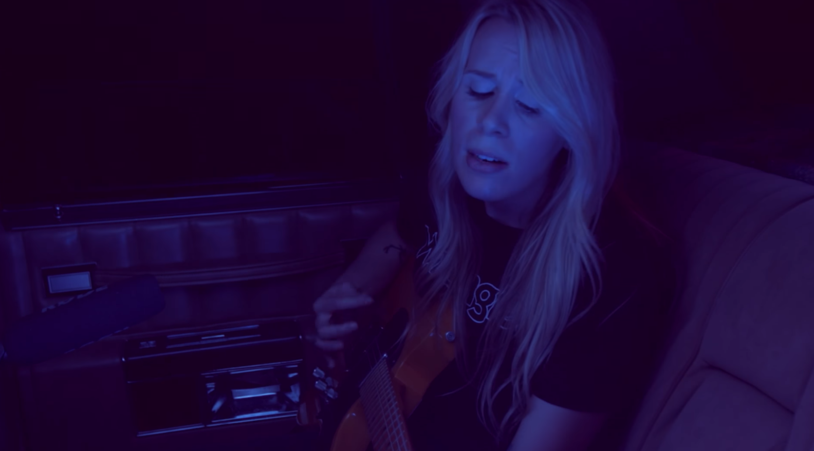 VIDEO PREMIERE: Elise Davis Shares One Car. One Mic. One Guitar. Performance of “Pretty Girl”