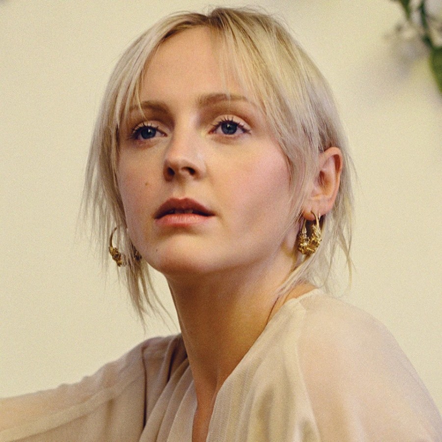 Laura Marling Announces New Album ‘Semper Femina’