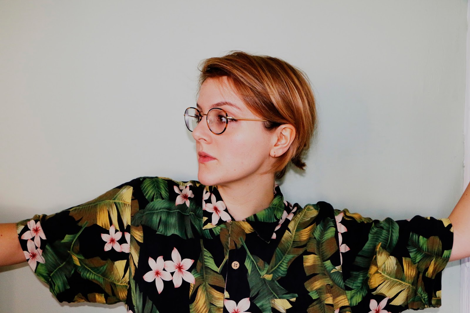 ALBUM PREMIERE: Julia Anrather Revels In Sensual And Sensible Pop On ‘Quentin’