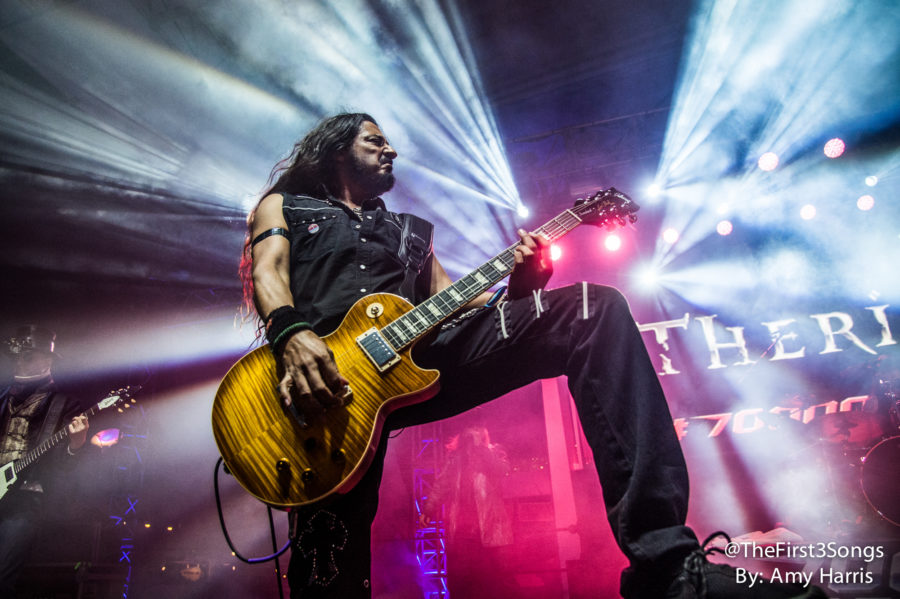 70000 Tons of Metal Rules the Seas (PHOTOS)