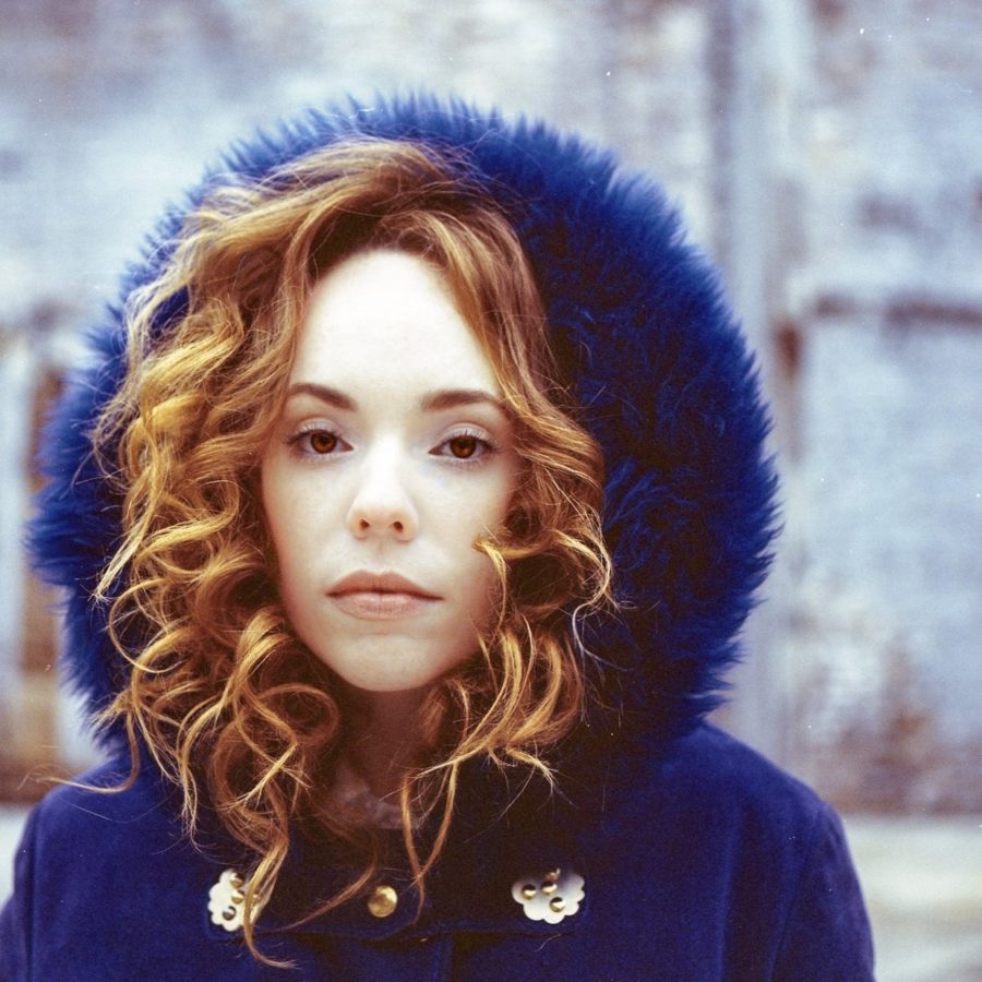 SONG PREMIERE: Elli Perry Teams Up With My Morning Jacket’s Carl Broemel On “A Train Will Come”