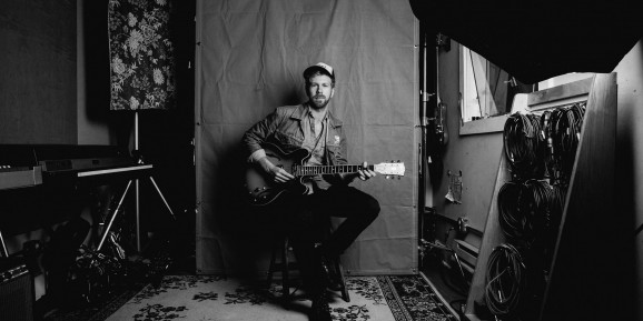 VIDEO PREMIERE: Reed Turchi Performs a Medley of Mississippi Blues With “Bollweevil/Get Back Train”