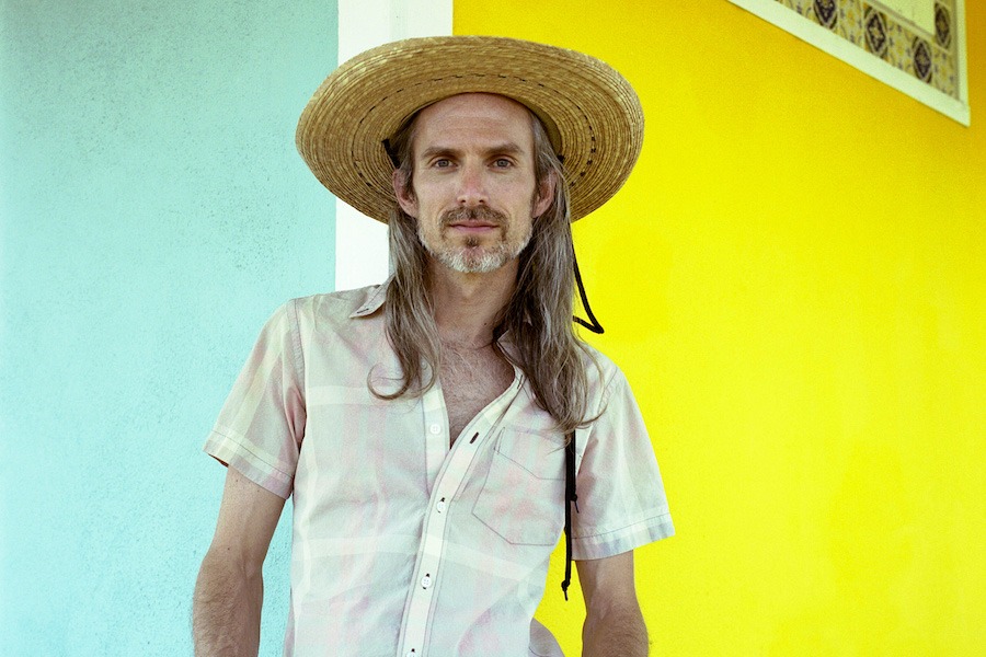 Abram Shook Talks Love Songs, Dream Pop, and Shares Catchy New Tune “Device” (INTERVIEW/SONG PREMIERE)