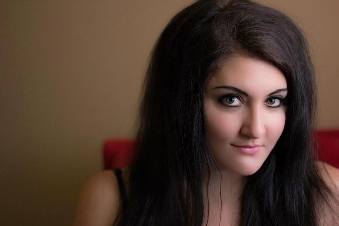 Blues/Soul Powerhouse Gina Sicilla Ups Her Game With ‘Tug of War’ (INTERVIEW)