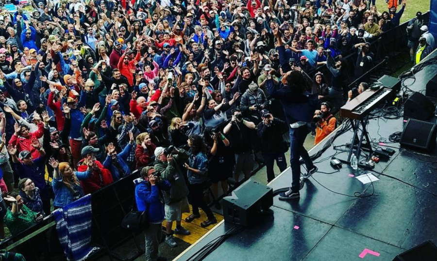 Chicano Batman, Marlon Wlliams, Grandma’s Hands, Mandolin Orange Heat Up Chilly Day on Newport Folk Festival Day 2 (FESTIVAL RECAP)