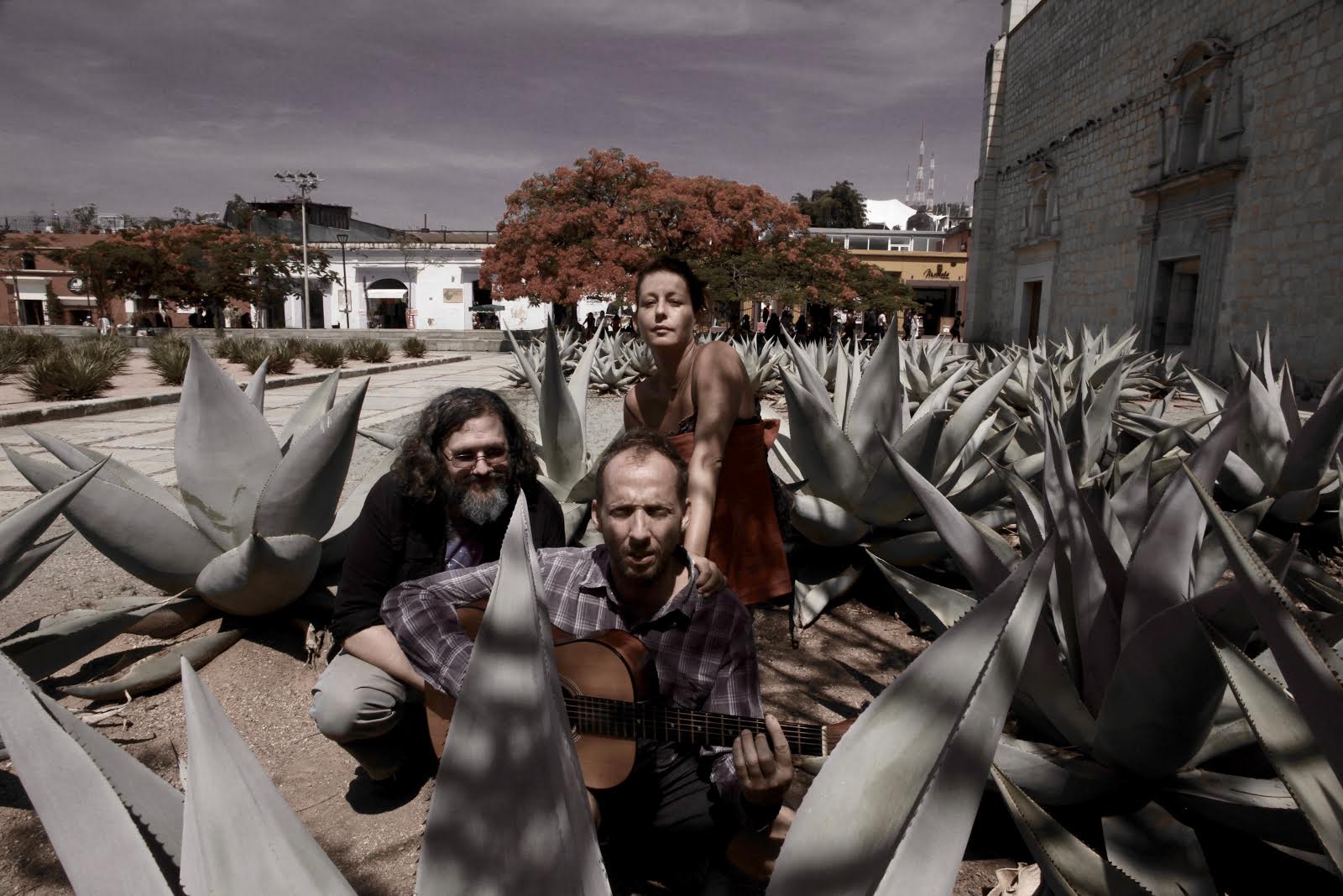 SONG PREMIERE: Mosquitos Conjure Dreamy Psychedelia on “Counting the Days”