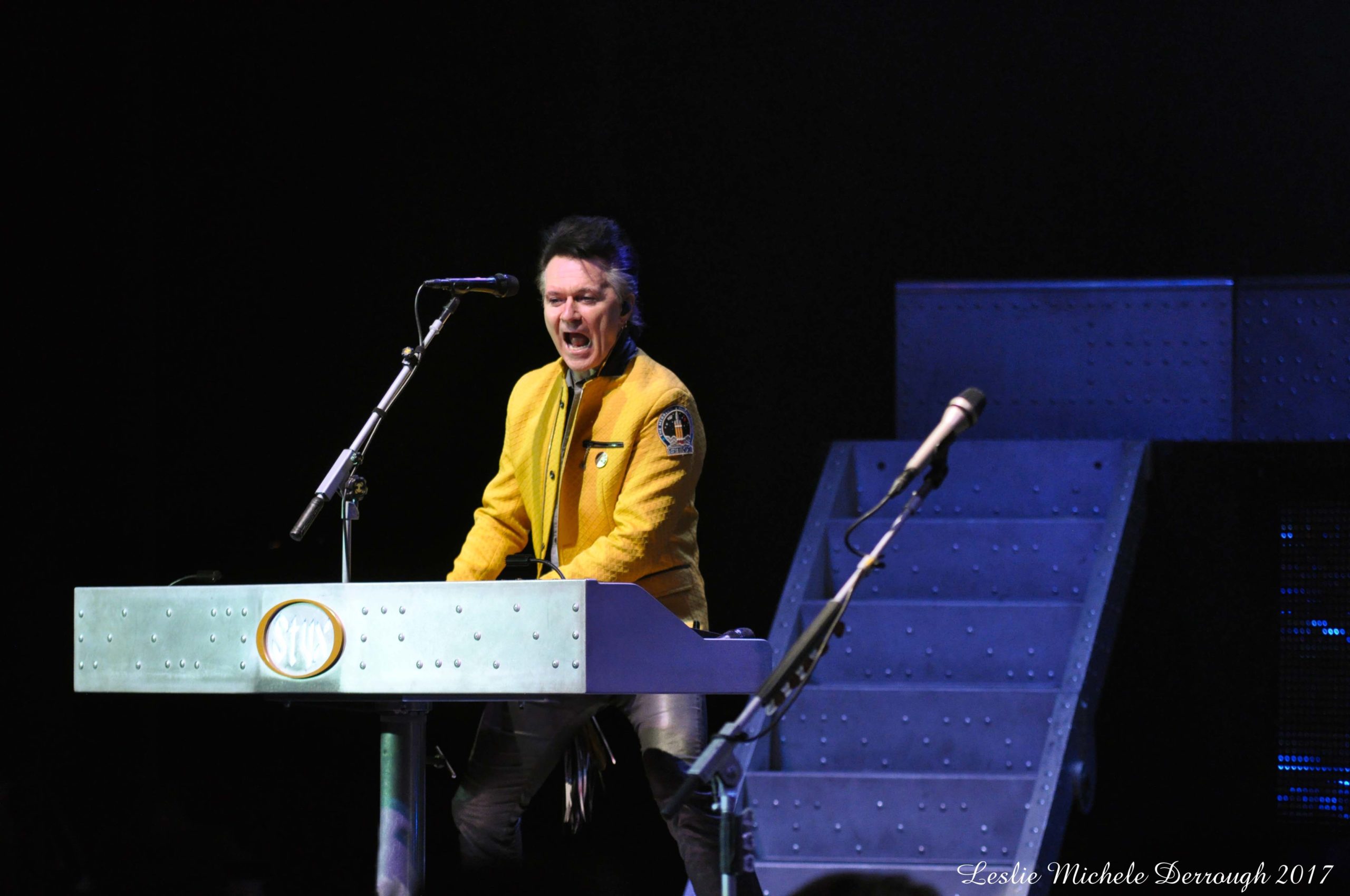 Co-Lead Singer/Keyboardist Lawrence Gowan of Styx Gets The Big Show On ...