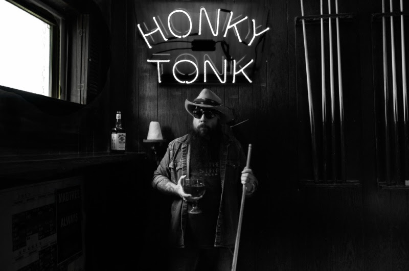 Outlaw Singer-Songwriter Dallas Moore Releasing New LP ‘Mr. Honky Tonk’ 3/2
