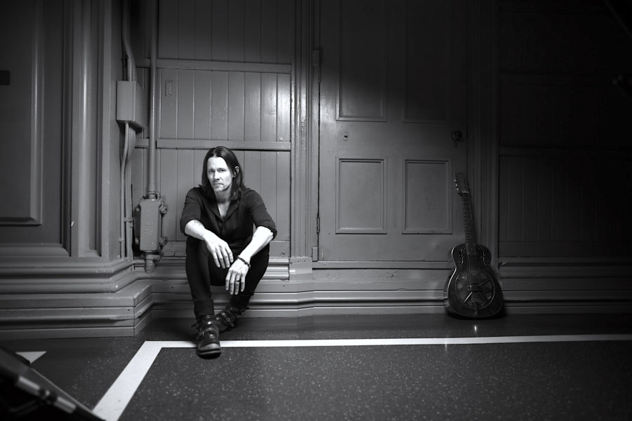 Myles Kennedy Embraces Blues & Acoustic On Solo Debut ‘Year of the Tiger’ (INTERVIEW)