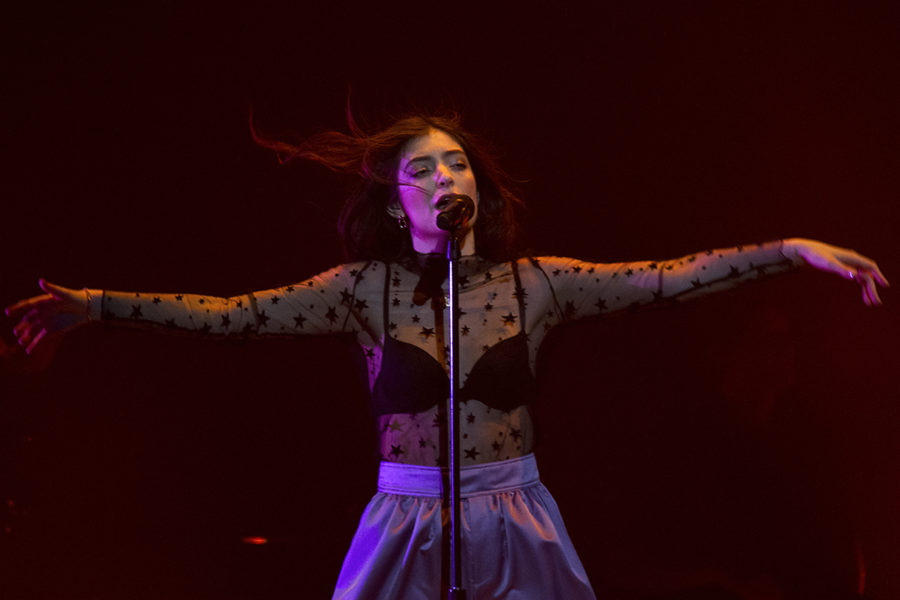 Lorde Brings The Color, Shape & Sounds To St. Paul’s Xcel Energy Center (PHOTOS)
