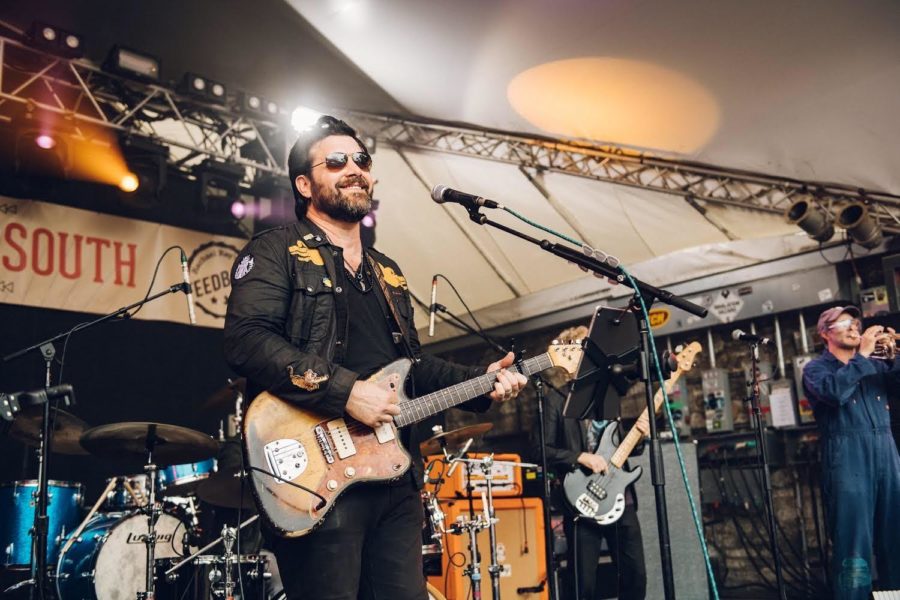 SONG PREMIERE: Bob Schneider Explores Poppier Musical Terrain With “Sing About Love”