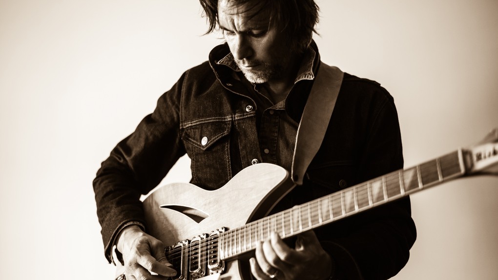 Johnny Irion Proves Reflective & Resourceful On Grandesque ‘Driving Friend’ (ALBUM REVIEW)