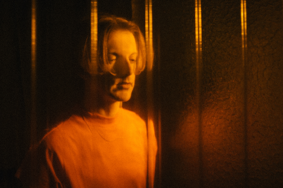 SONG PREMIERE: INNER TONGUE Goes For Chilled Out Synth Pop Sound on “2 Seconds”