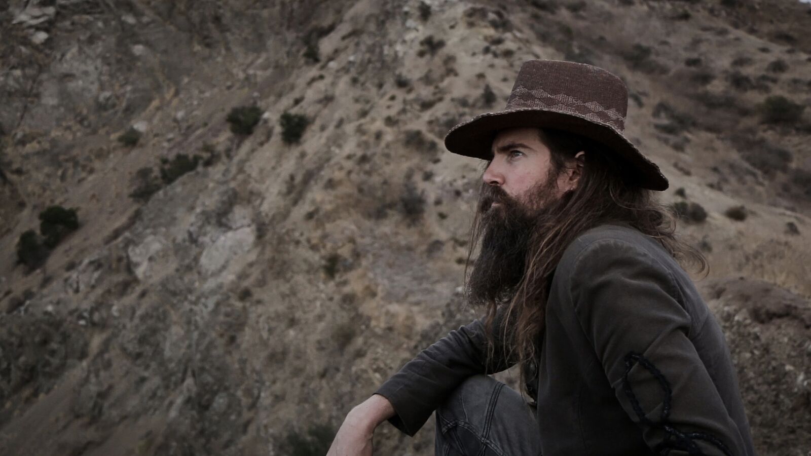 VIDEO PREMIERE: Beard Bates Goes Big, Bold & Beautiful With “Lions Sheep Birds”