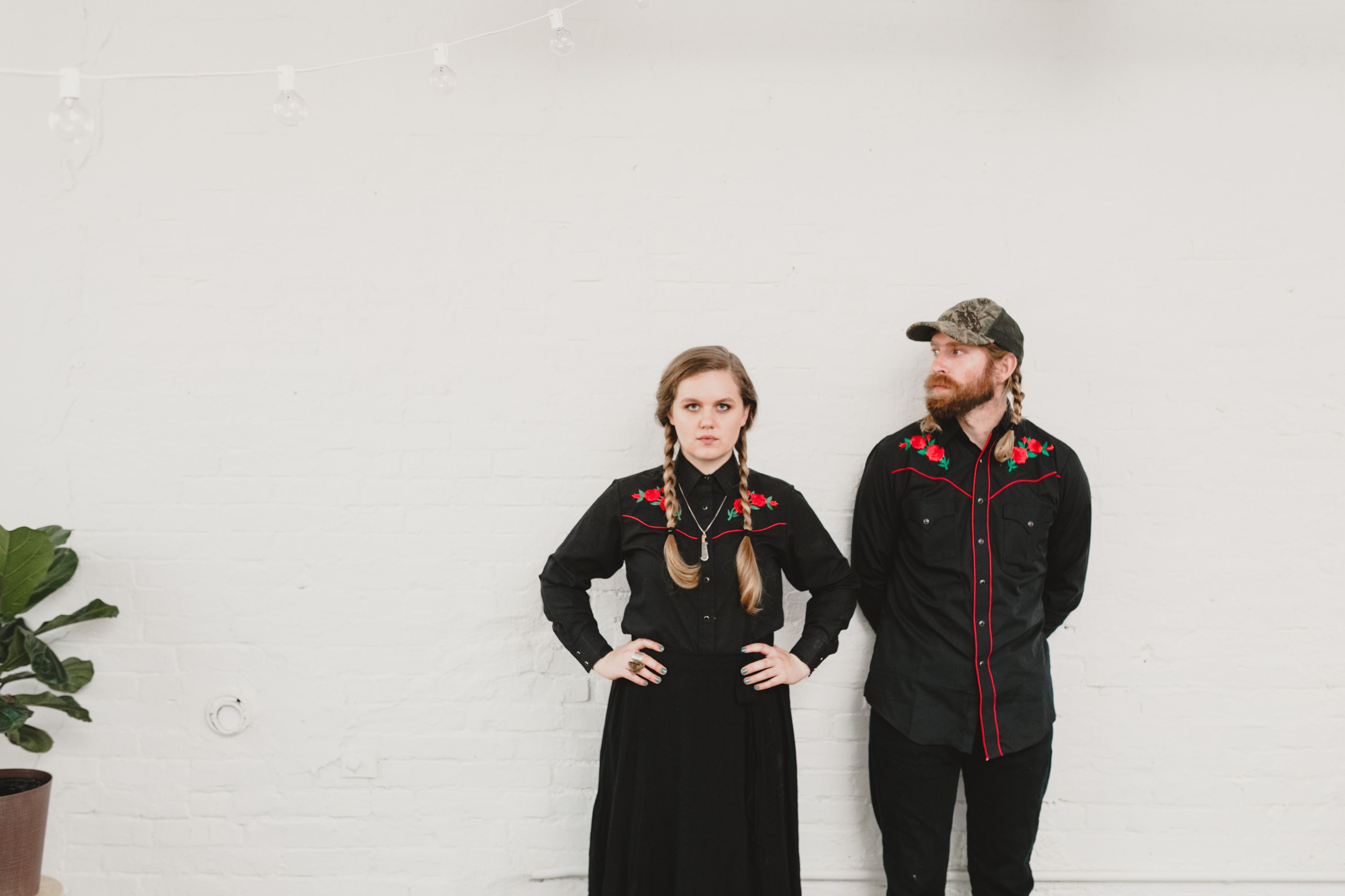 SONG PREMIERE: Mink’s Miracle Medicine Melt Fuzz & Folk On Gorgeous “Pyramid Theories”