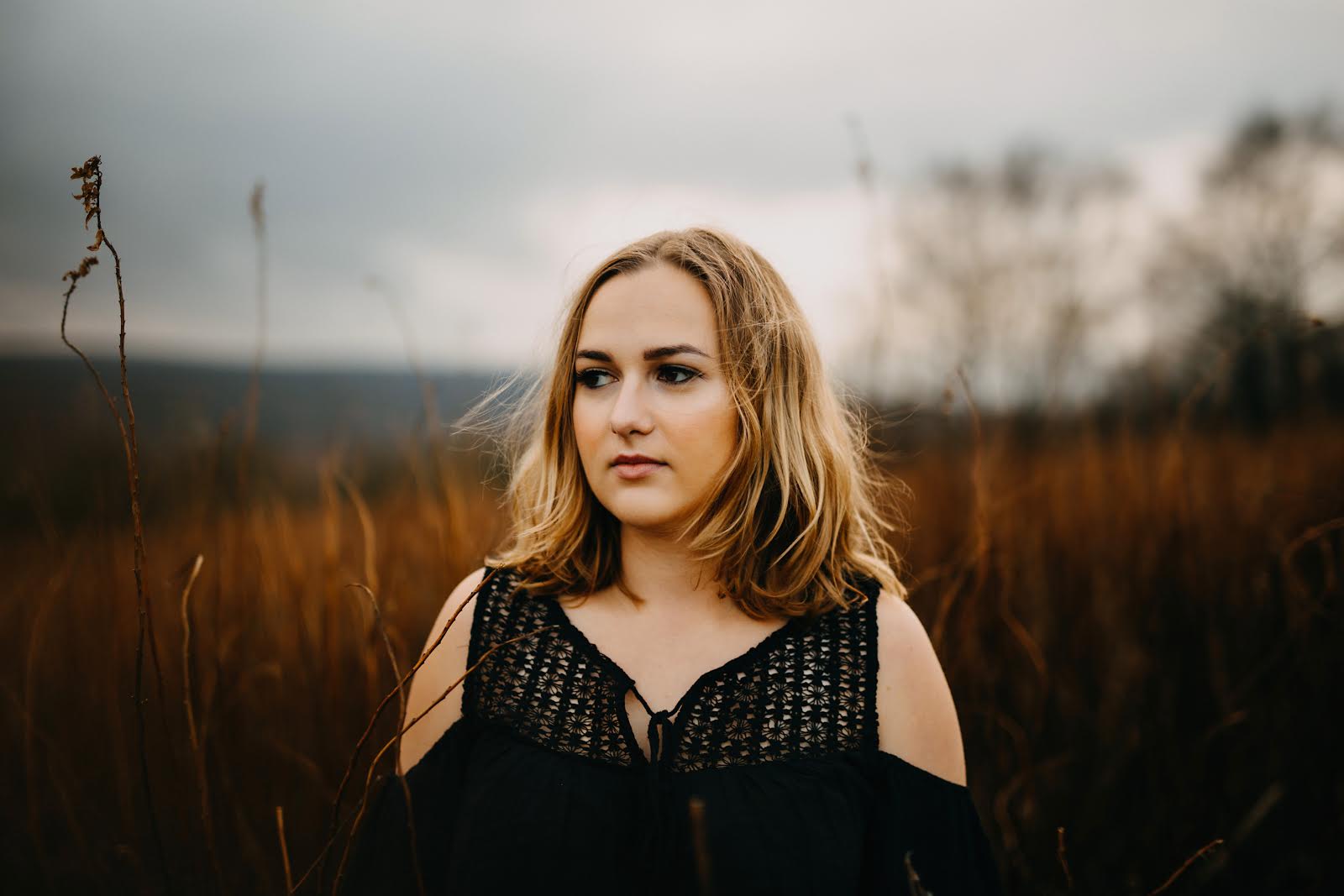 SONG PREMIERE: Loren Cole Channels Brian Wilson Through Folk-Americana Lens With “God Only Knows Why”